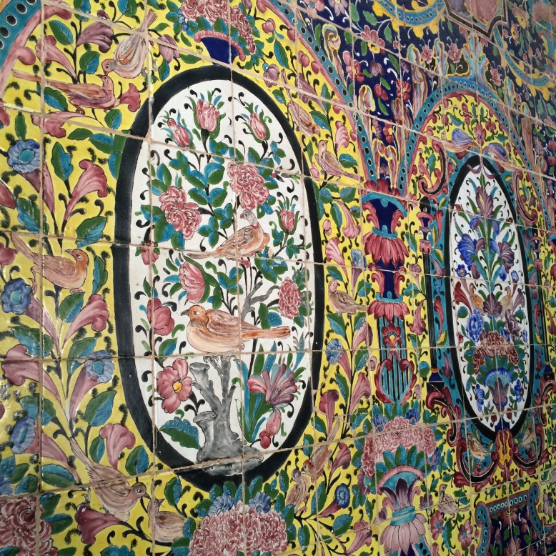 Wunderschöne Fliesenmalerei im Golestan-Palast in Teheran