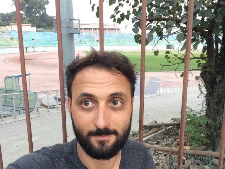 Nepal: Vor dem Nationalstadion in Kathmandu