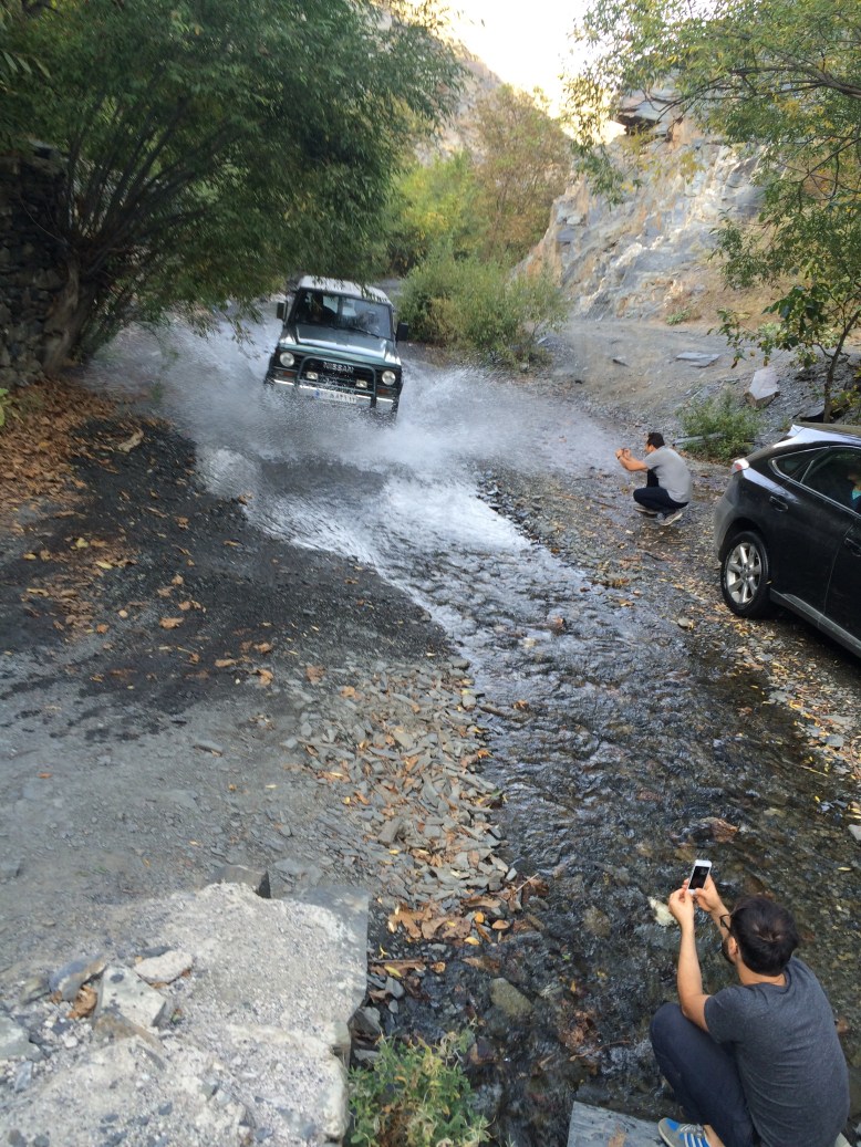 Offroad durch das Binalud-Gebirge