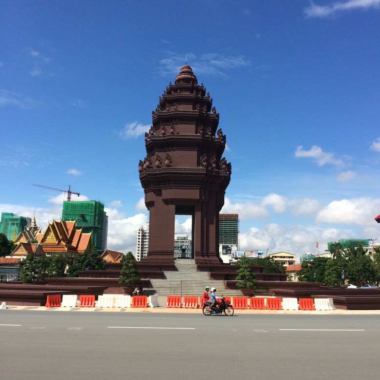 Kambodscha: Das Kambodschanische Unabhängigkeits-Monument