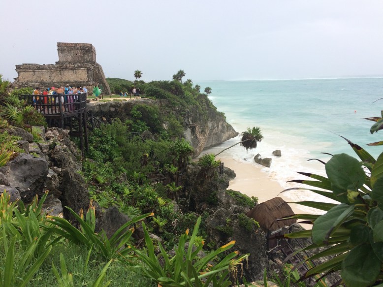 Ein Reise-Blog sowie -Katalog-Klassiker: Tulum liegt auch bei schlechtem Wetter perfekt eingebettet an der karibischen Atlantikküste