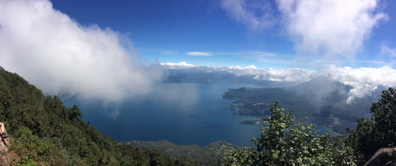Blick vom inaktiven Vulkan San Pedro auf den Atitlán-See Blick vom inaktiven Vulkan San Pedro auf den Atitlán-See